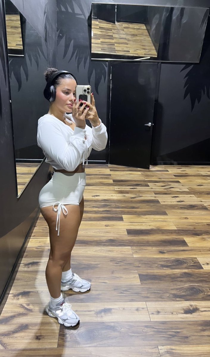 katya C. Lewis tweet media