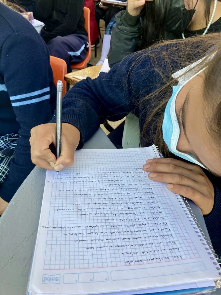 DIF_NMX's tweet photo. En el marco del #DíaInternacionalDeLaNiña, participamos en el proyecto educativo “Flores del Sol” de @ProMexIndigena, con el taller para la construcción de igualdad "Alas para las niñas”. 👧🏻🪽✨

¡Gracias a las 240 alumnas que hoy conocimos de San Felipe del Progreso, Edoméx! https://t.co/CXV3hLoz8z