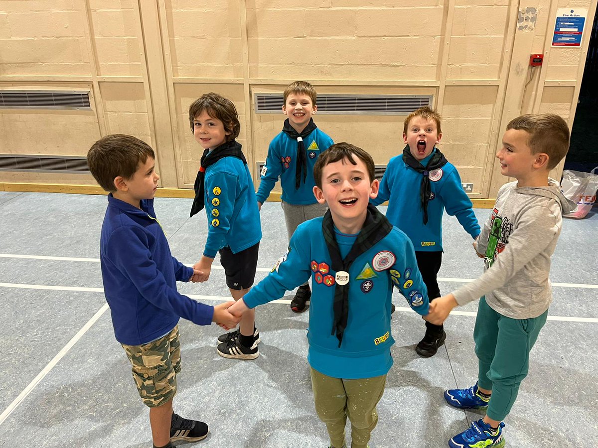 ❓️⚜| An enjoyable final meeting of the term this evening as the beavers were tackling a series of problem solving challenges. We then ended the evening by presenting the beavers with the badges they have achieved this term #SkillsForLife