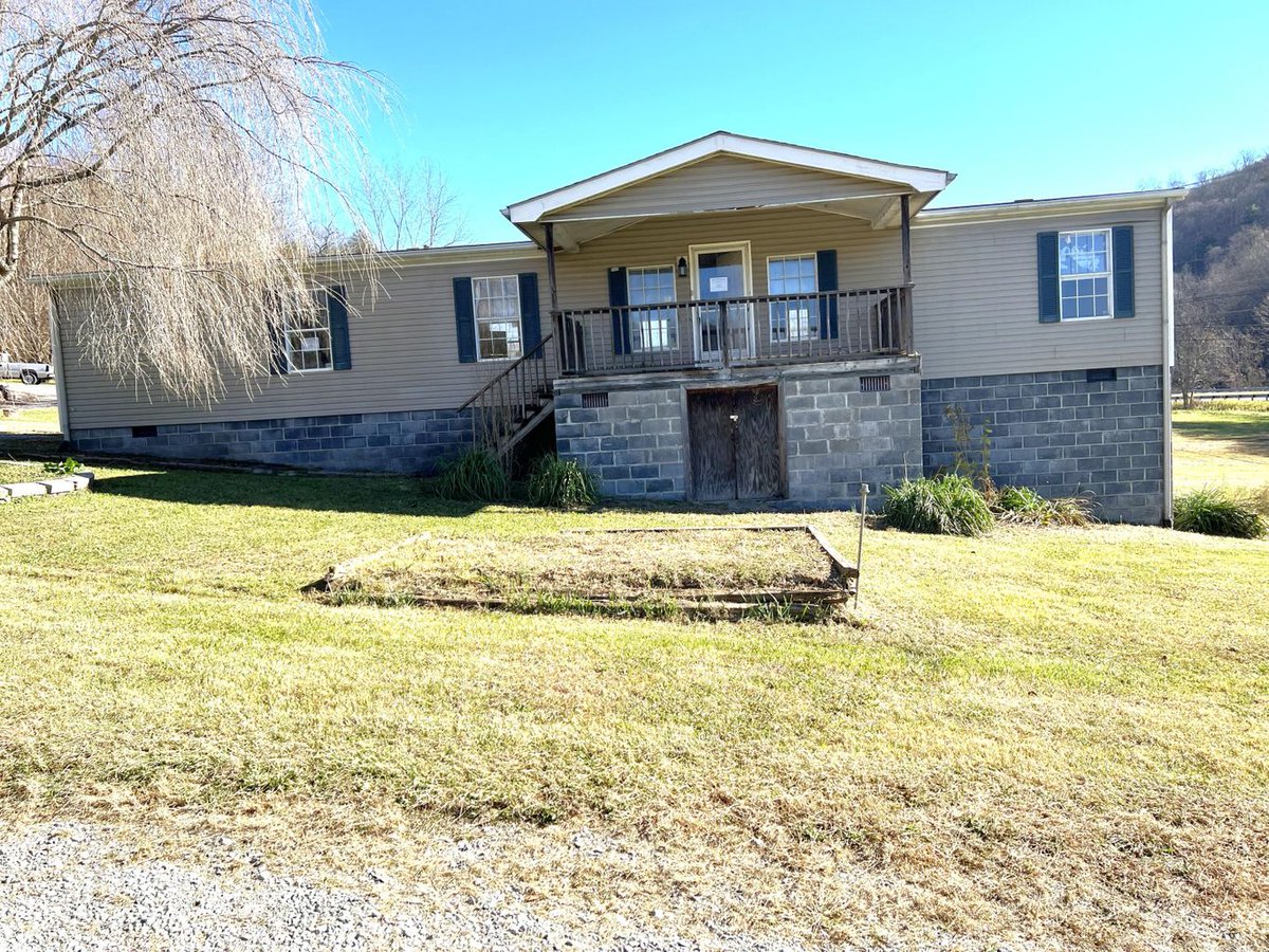 ARforeclosures's tweet photo. 44441 Veterans Memorial, #Dryden, #VA - $78,400: MLS 9945994 - Residential - 3BR, 2BA → https://t.co/u79U1C7M45 #followfriday @AppleRealtyCo https://t.co/mr1C3jTiFU