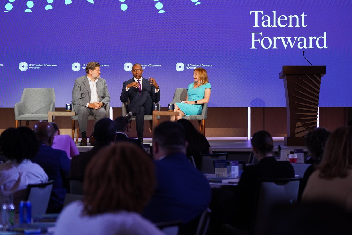 national_stem's tweet photo. 65% of students currently in classrooms will enter careers that don't exist today. 🤯

National STEM Challenge Co-Director @KariByron @CRAguh &amp; @John_Bailey on stage at #TalentForward @USCCFoundation talking about bridging the gap between future of work and STEM education today. https://t.co/RbpJ9Edrbt