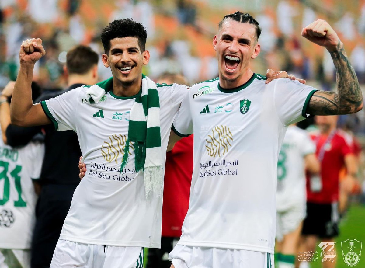 ibanez41oficial's tweet photo. Very proud of my team. Jeddah is definitely green. VAMOS @ALAHLI_FC 💚 https://t.co/z8MSD3hU9B
