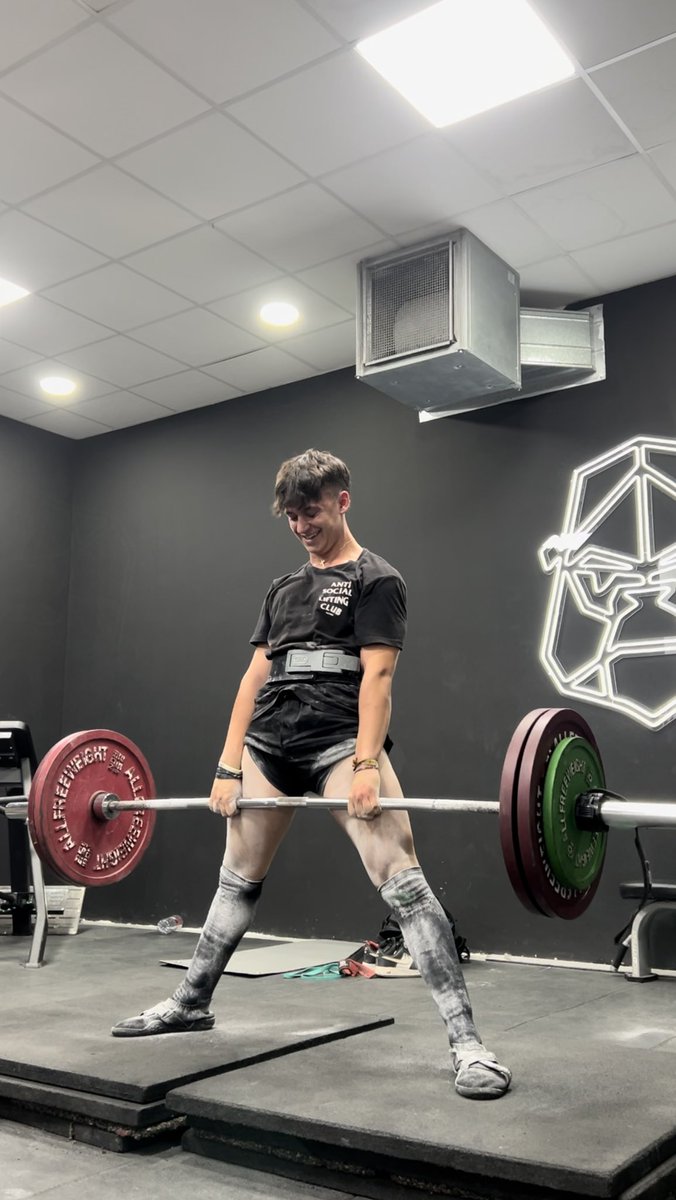Iscoo231's tweet photo. Powerlifting❤️‍🩹 https://t.co/J18ZZXp2b8