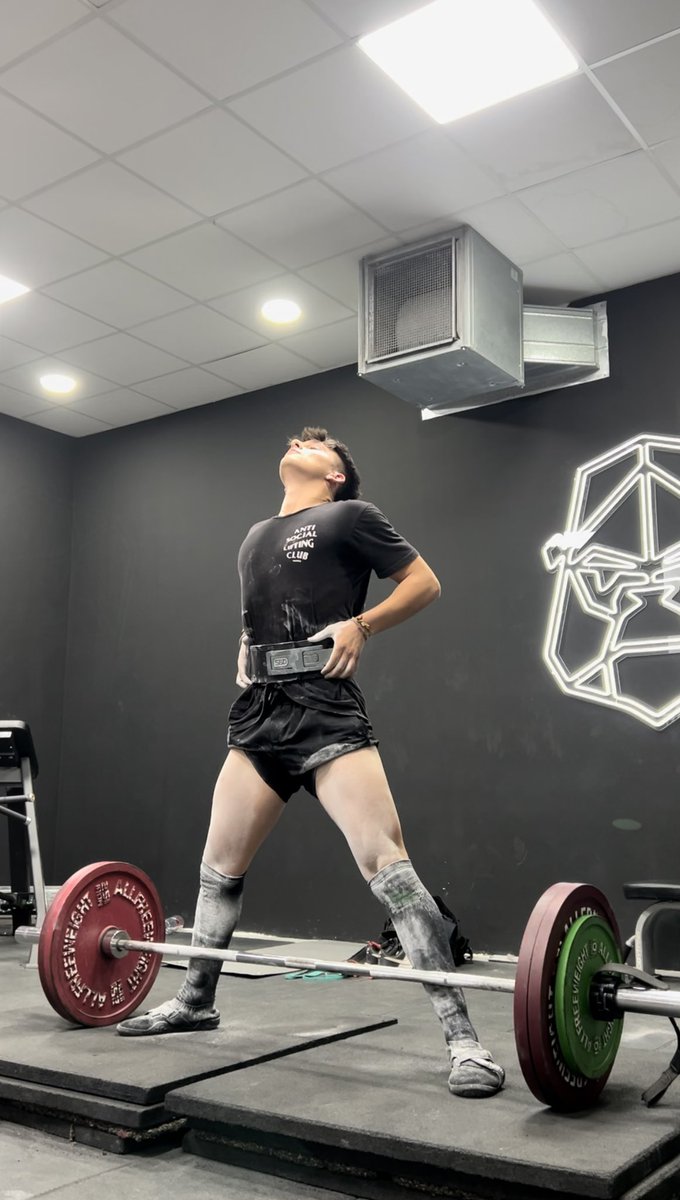 Iscoo231's tweet photo. Powerlifting❤️‍🩹 https://t.co/J18ZZXp2b8