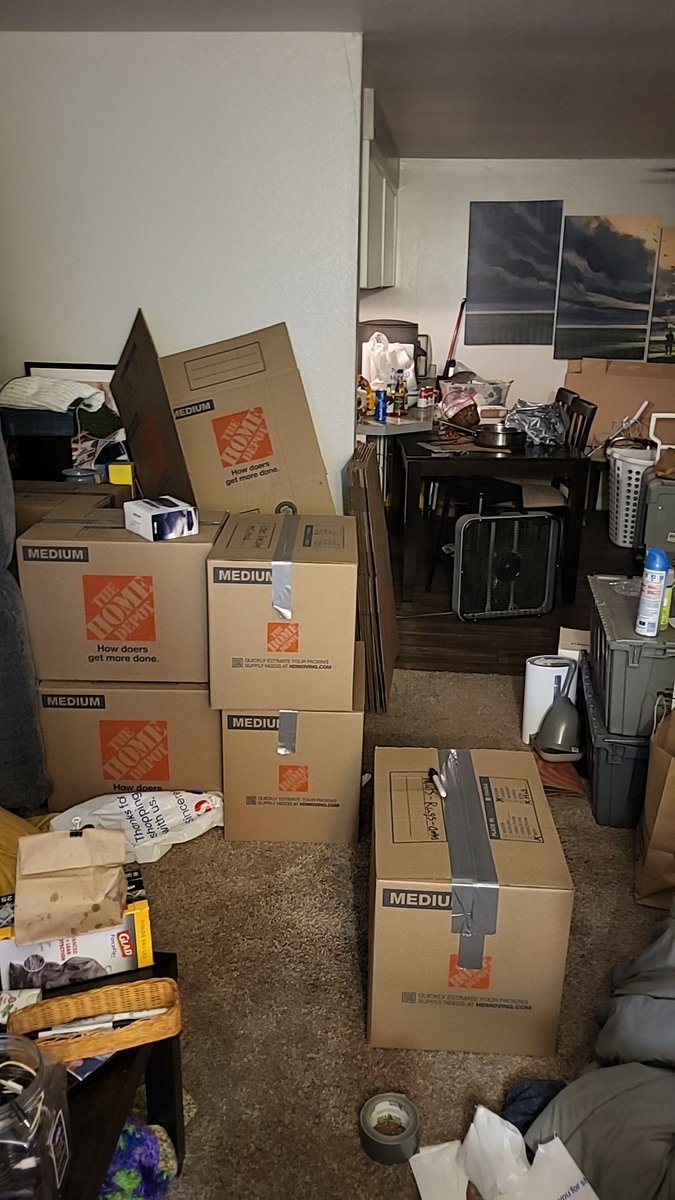 HeyKroZ's tweet photo. Cobbler and moving :v https://t.co/f0ygswT0L5