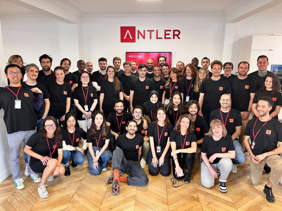 MagnusGrimeland's tweet image. There’s nothing like the excitement and energy of #dayzero. 

A big welcome to the 🇬🇧 71 founders in London, England, the 🇯🇵 66 founders in Tokyo, Japan, and the 🇫🇷 49 founders in Paris, France who started their @AntlerGlobal residencies this week.

A big welcome to you all!