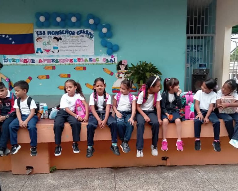 #EstaSemana #SomosFundabit #CBITMonseñorCrespo Con mucho amor y alegría se le dió la bienvenida a los niños y niñas de la EBB Monseñor Crespo al nuevo año escolar 2023-2024 #VenezuelaPresenteEnLaEscuela