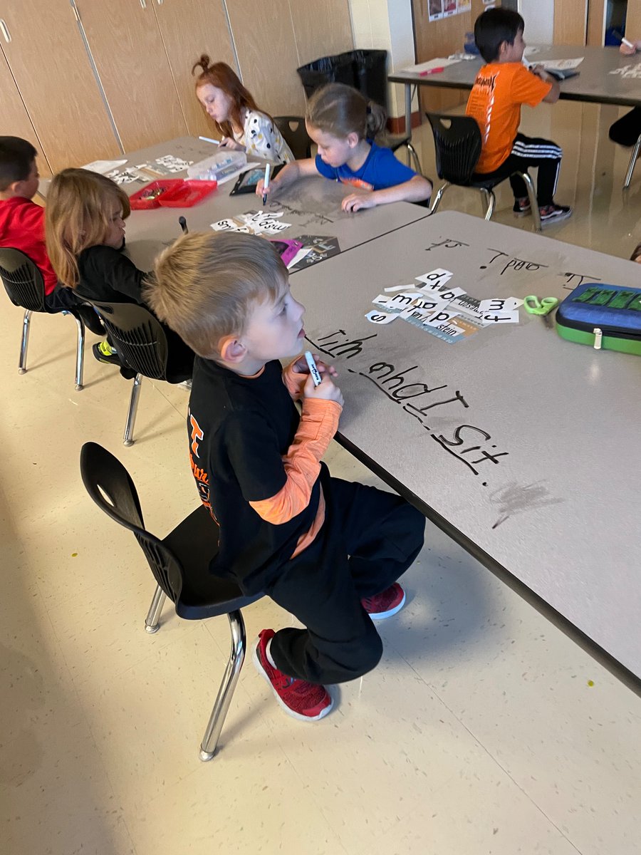 Mrs. Kelley Freedom Elem tweet media