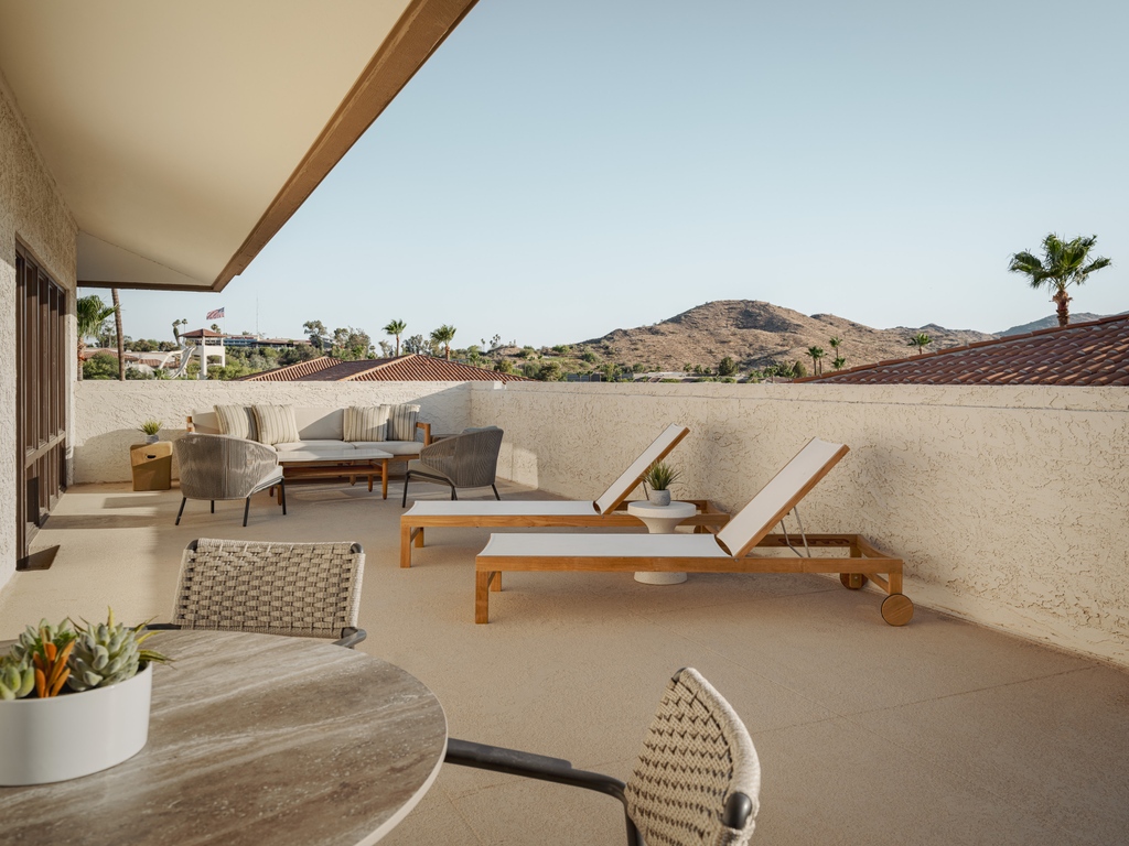 Vacation or staycation? Either way, we’ve got you covered with the perfect escape in the midst of the desert. #ArizonaHotel #Staycation