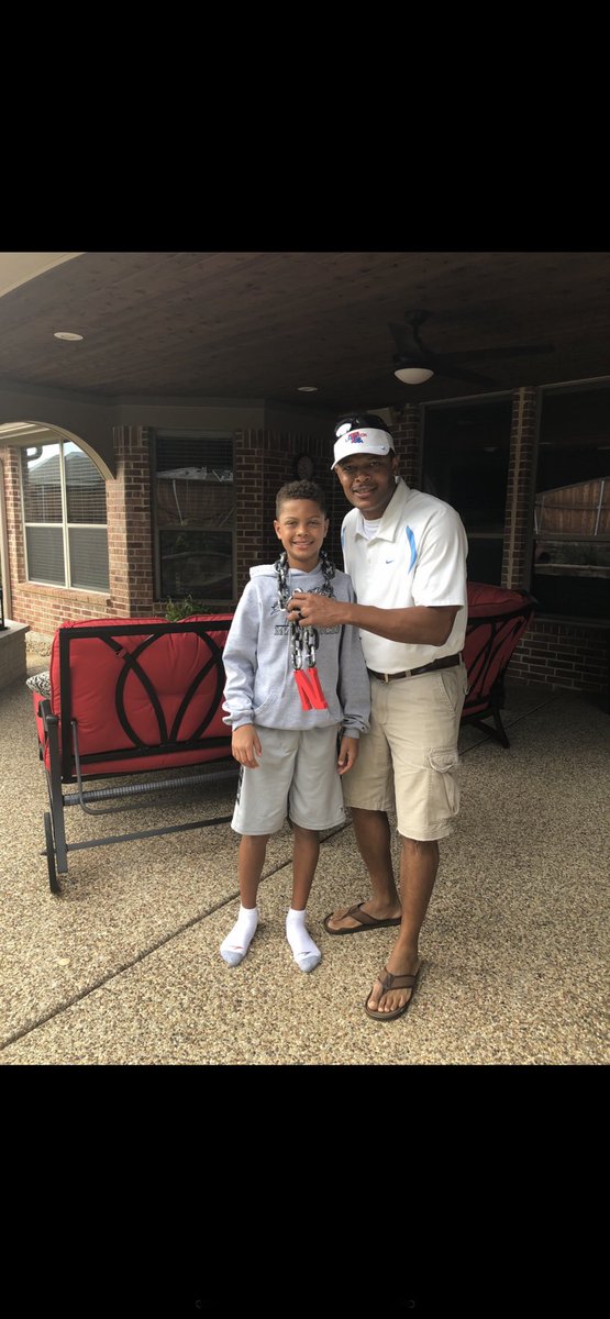 dmccutch_11's tweet photo. Happy 17th Birthday @daylanmccutch11 . I’m thankful for each year to witness your growth. God has a plan for you. Continue to be great in every way. Love you. ♥️🖤 https://t.co/8wXGNt46cS