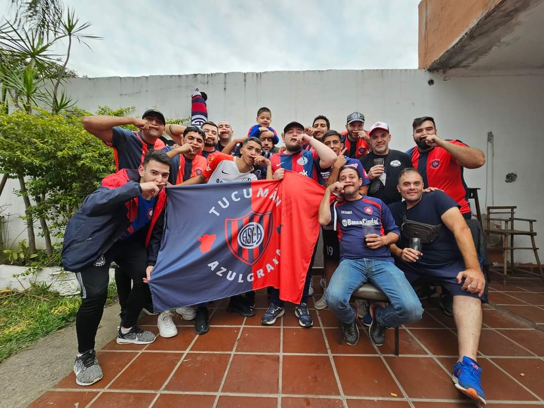 TucumanAzulgran's tweet photo. 💙❤️ HERMOSA JUNTADA Y FESTEJO DE NUESTRO SEGUNDO ANIVERSARIO 🎉🙌🏼 FELIZ CUMPLE MUCHACHOS 🎂 https://t.co/cefPc9drB8