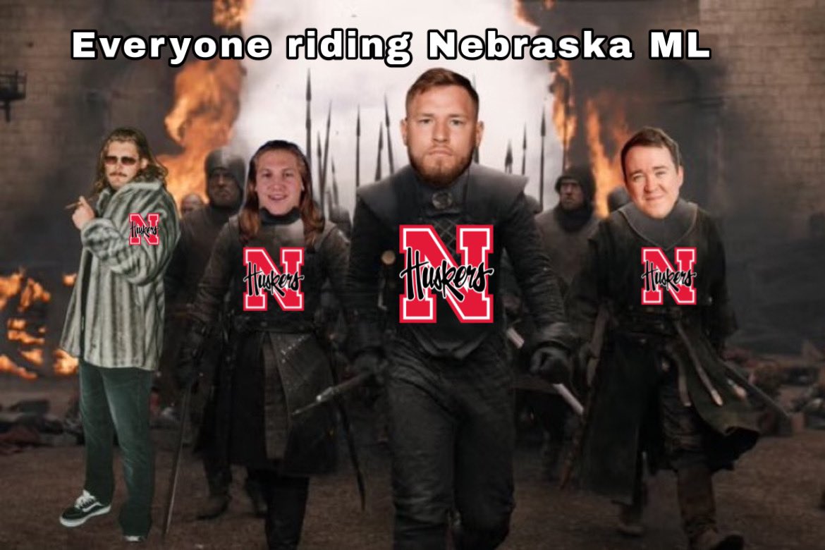 No better feeling than getting texts from the bros supporting the Big Red and putting skin in the game 

Tonight we ride 🌽