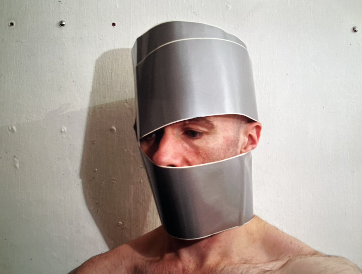 citizen_higgs's tweet photo. 2007 October 7th #DailySelfPortrait 999 Days 2006 to 2009
#PAPERWRAP
Total #video ARCHIVE “999 DAYS in 3 minutes 12 seconds” https://t.co/0dSWqdrjao re-edited March 2022
Shortlisted 2010 https://t.co/bAUOXYBDxO Guggenheim & YouTube “PLAY”
#FaceArt #Improvisation #selfie https://t.co/mfZBElYu5a