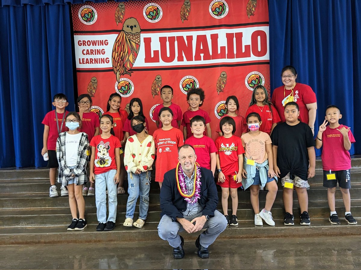 LunaliloElem's tweet photo. Project Vision was on campus today to give brand new eye glasses to select students. All students received vision screening. 34 received new eye glasses.  Mahalo to @GovJoshGreenMD and @ProjectVisionHI for making the day possible. #visiontolearn @HIDOE808 https://t.co/smPPmzkCME