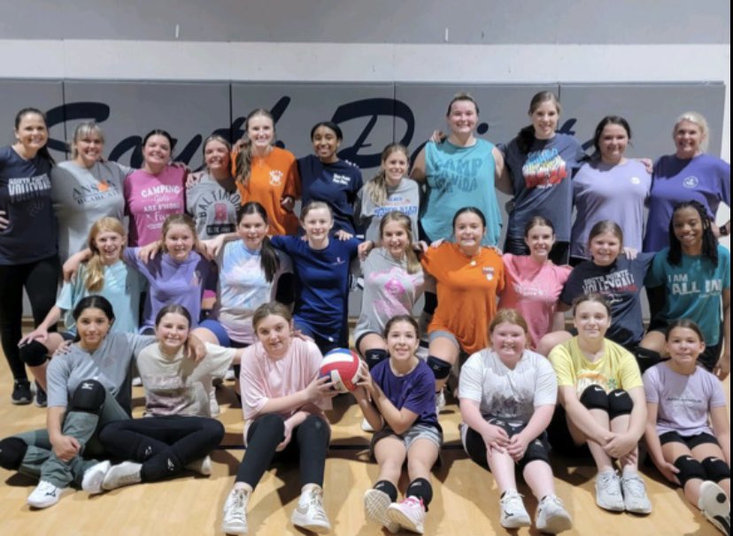 apope_11's tweet photo. Last practice for the season &amp; my last ever high school practice!! I can’t believe I only have two more games left in my senior season!! https://t.co/3ilLMTYrUd