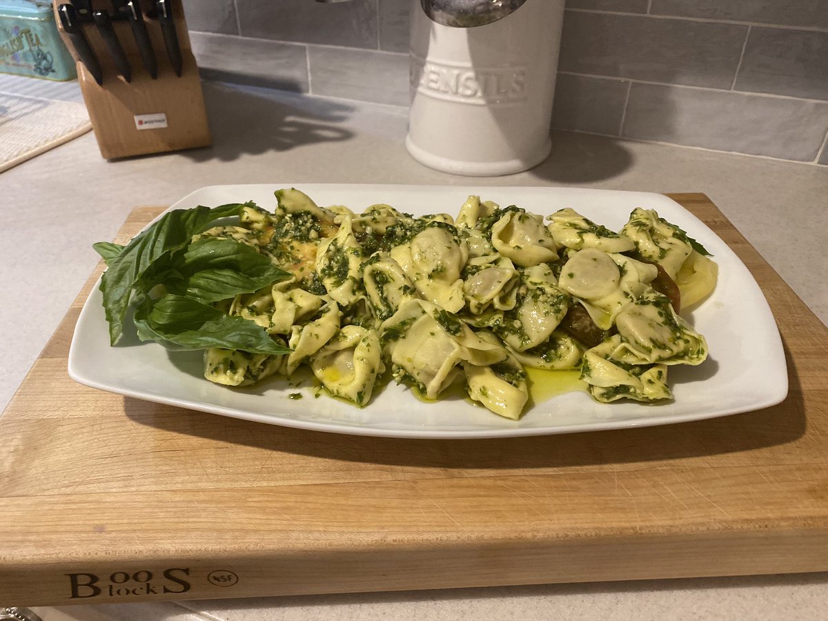 Heirloom 🍅 Prosciutto Chicken Tortellini. Arugula Pesto. Harvest Season 😋 #FreshEats #Homemade