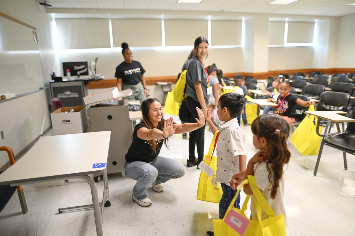 SBCountySchools's tweet photo. Today’s reading rally was a resounding success! So many kids geared-up and prepped for learning. Oh and smiles for miles! Many thanks to Cal State San Bernardino (@csusb) for hosting this wonderful event. #transforminglives #ILoveToRead #vision2read #readingrally https://t.co/uVelQvt4ys