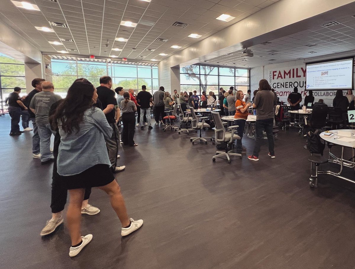 DeWitt_Perry's tweet image. What an amazing day of learning with @Seidlitz_Ed! Today teachers were up, down and all around discussing how to create language rich classrooms! #languagefocused #boostingachievement #WeArePerry #Limitless #EaglesRising #WatchUsSoar #cfbproud @CFB_MLP