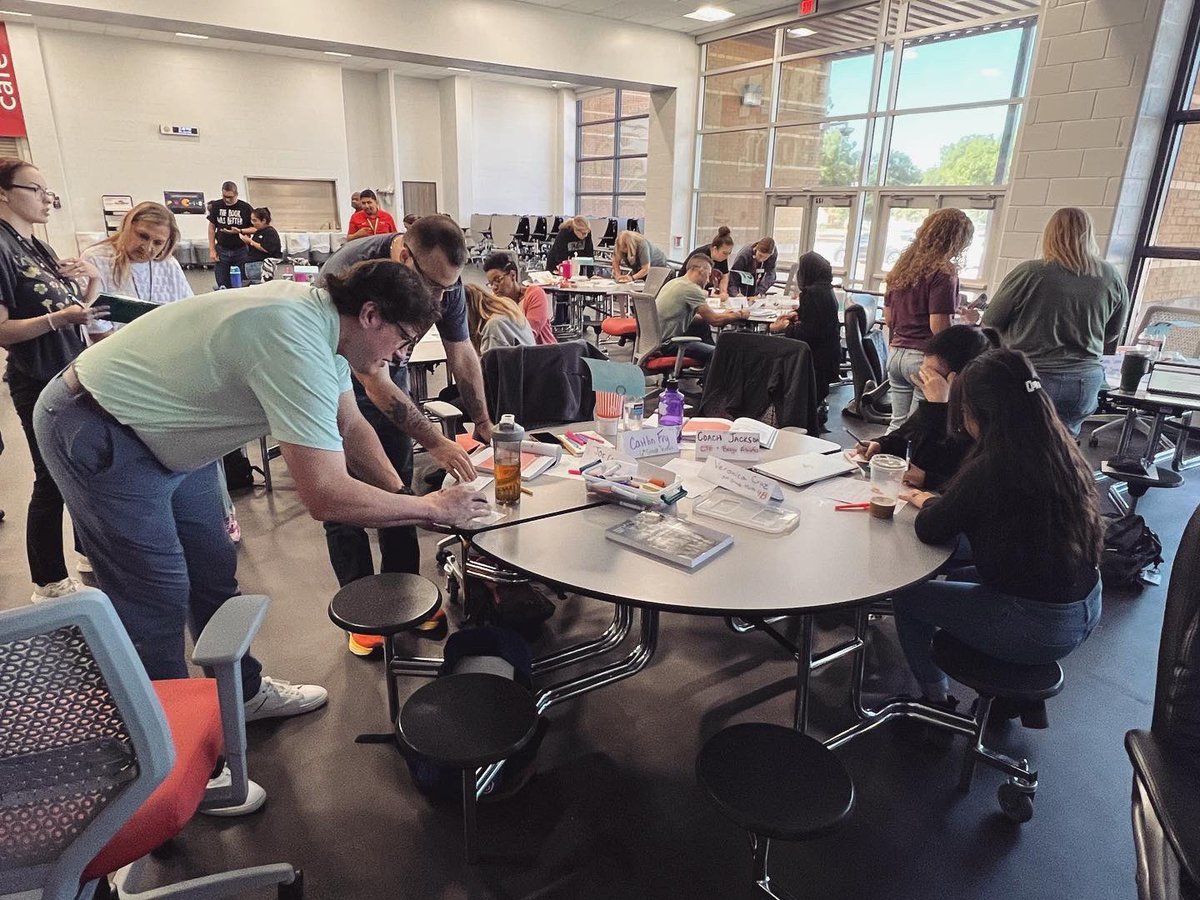 DeWitt_Perry's tweet image. What an amazing day of learning with @Seidlitz_Ed! Today teachers were up, down and all around discussing how to create language rich classrooms! #languagefocused #boostingachievement #WeArePerry #Limitless #EaglesRising #WatchUsSoar #cfbproud @CFB_MLP