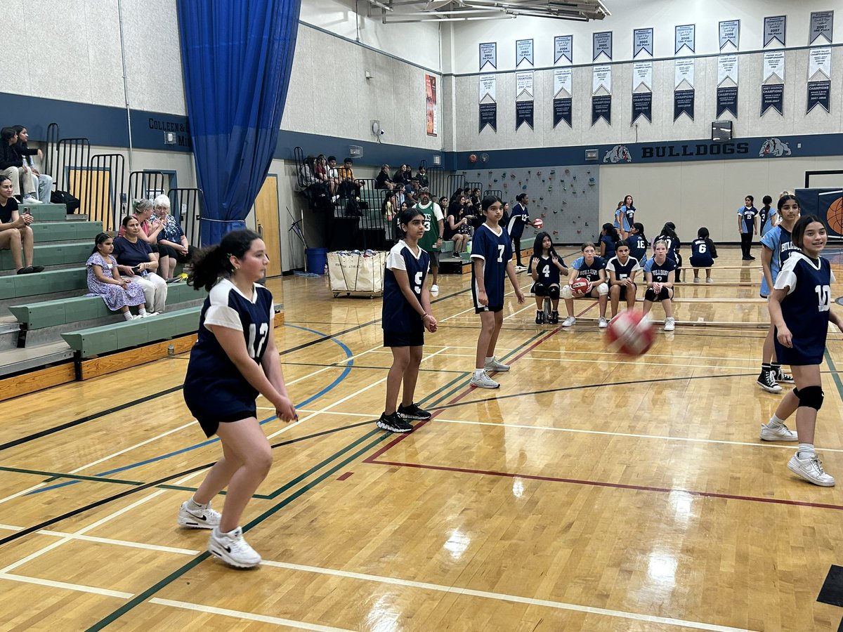Congrats to our Grade 7 girls who played a hard fought volleyball game vs @reimerravens Everyone had a great time! 

Thanks to Ms McAuley for coaching this awesome group of girls. #BulldogsPride #HoweMiddle #AbbySchools