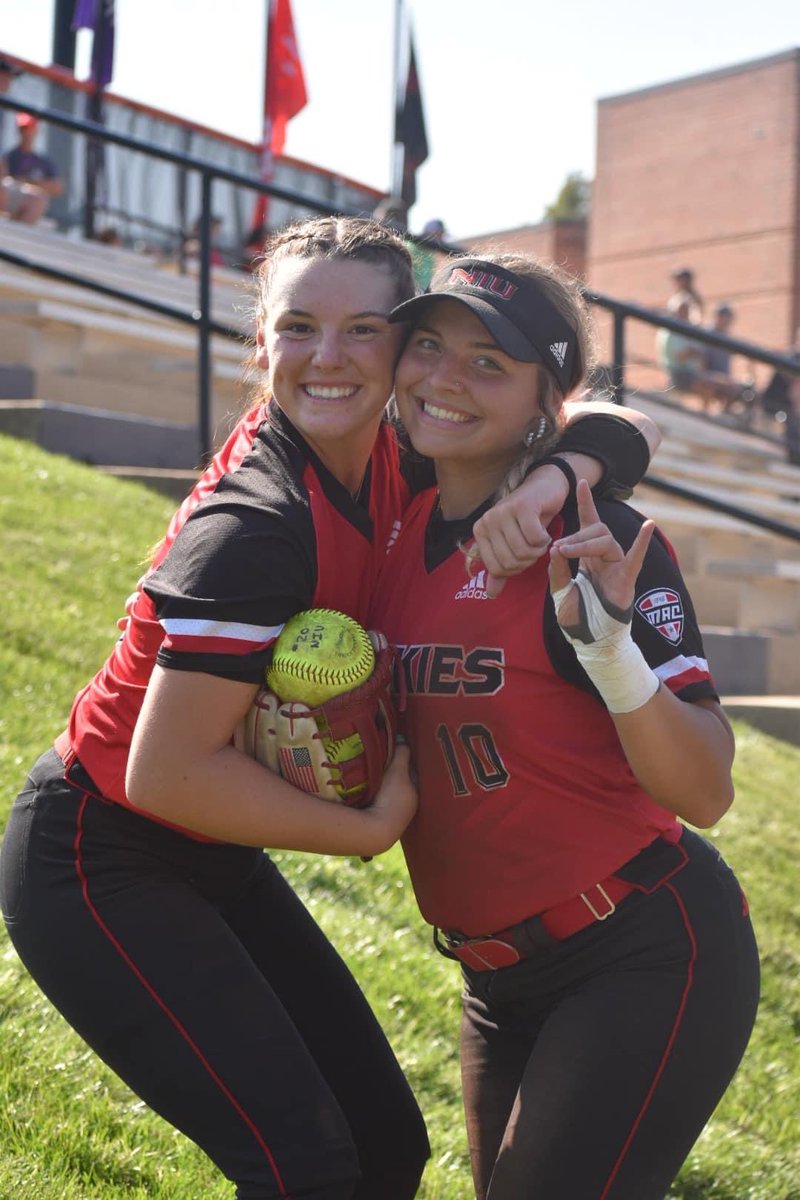 NIU Softball tweet media