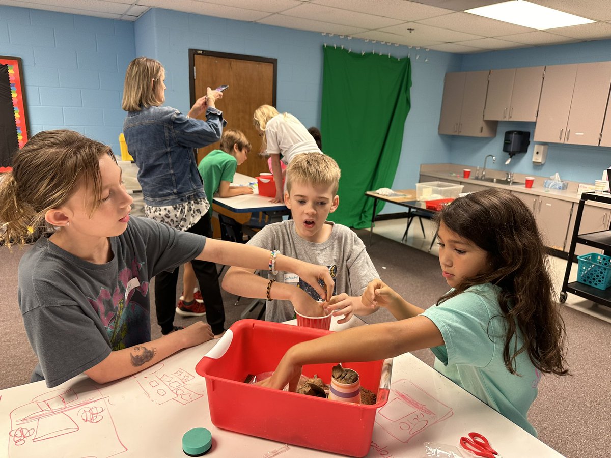 instruct2learn's tweet image. More fun with our STEM levee challenge in 4th grade. Their ideas were all different, but well thought out and innovative. @VaughanRockets @CobbAlp #SOARon #lovetothinkhere