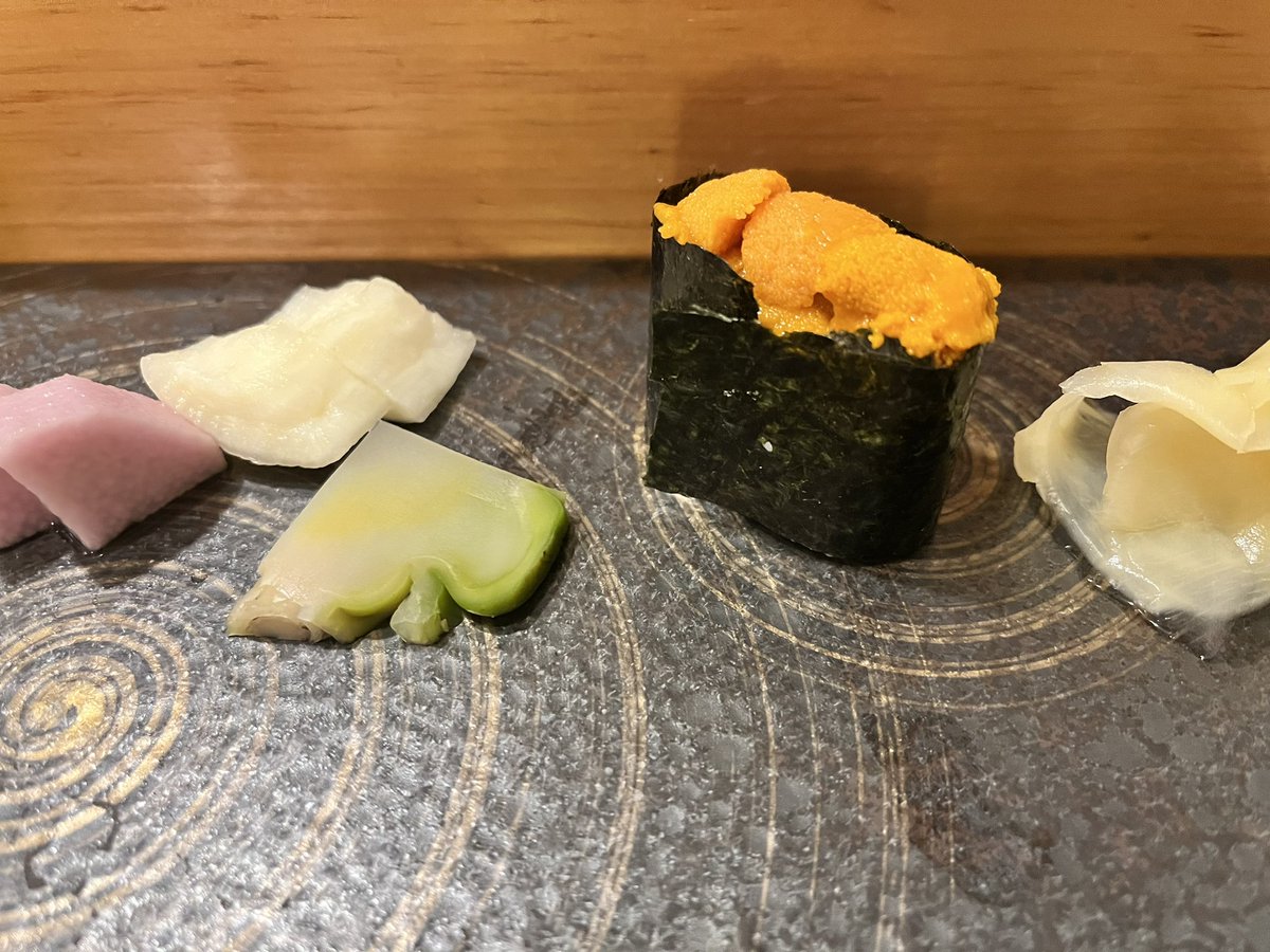 10月15日（日)都内　鮨店貸切イベント各1名追加枠①11：30〜12：50
②13：10〜14：30 ③14：50〜16：10
ご予約頂いた方へ場所をお伝えします
•大将が握る鮨や食事をカウンター席で堪能。酒.焼酎.お茶飲み放題。
小上がりと玄関で和服の麻妃を個撮。
サイン.ツーショット。
hojyoclub＠gmail.com迄📩 https://t.co/bjophMIqKr