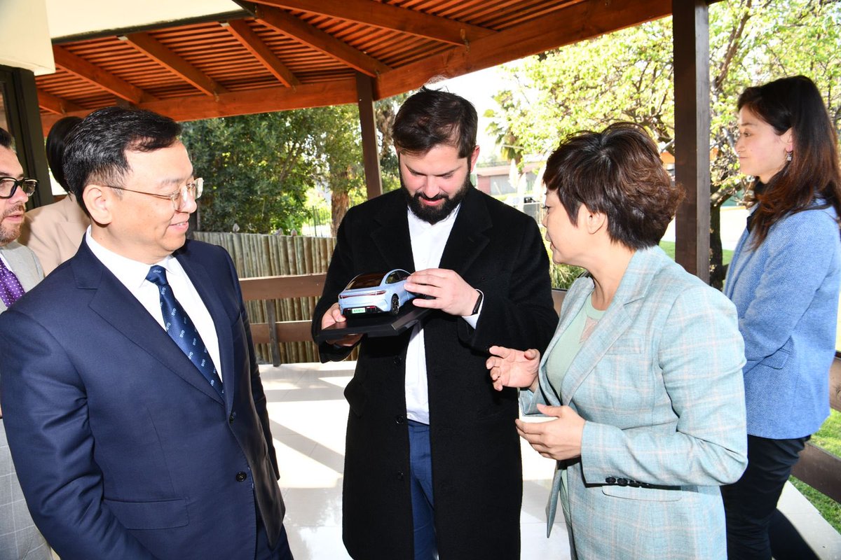 BYD Chile tweet media