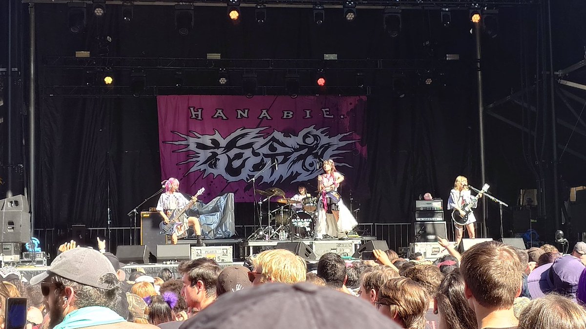 JustLikeSteelin's tweet photo. @HA_NA_BIE_ Great show.  Can't wait to see them again, in the U.S., for a full set performance. https://t.co/Oim5FBcEiw
