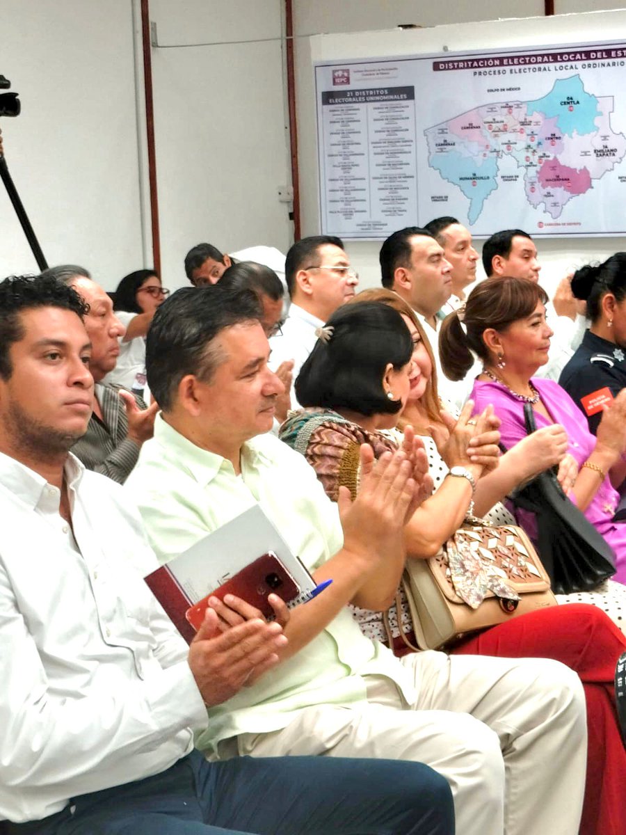 Lazarocontrera's tweet photo. Asistí por invitación de la presidenta del @IEPCTabasco a la sesión ordinaria del inicio del proceso electoral. Dónde coincidi con grandes amigos y amigas profesiónales en materia electoral. Saludos a mis amig@s @RossDom05 @hernan_lic @fleet4 @Montano_Ventura @Nelly_Vargas https://t.co/ME64BlX0tU