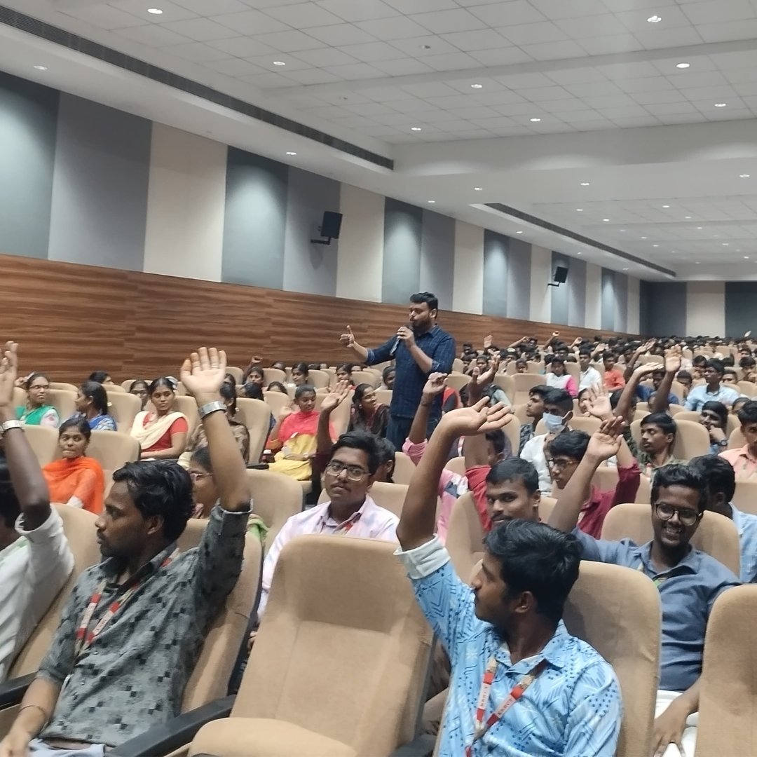 LIVEWIRE_India's tweet image. Livewire Salem hosted an amazing Embedded Systems Seminar with 300+ brilliant minds from KSR College of Technology Tiruchengode! Exciting times ahead! #EmbeddedSystems #TechSeminar #EmpoweringMinds