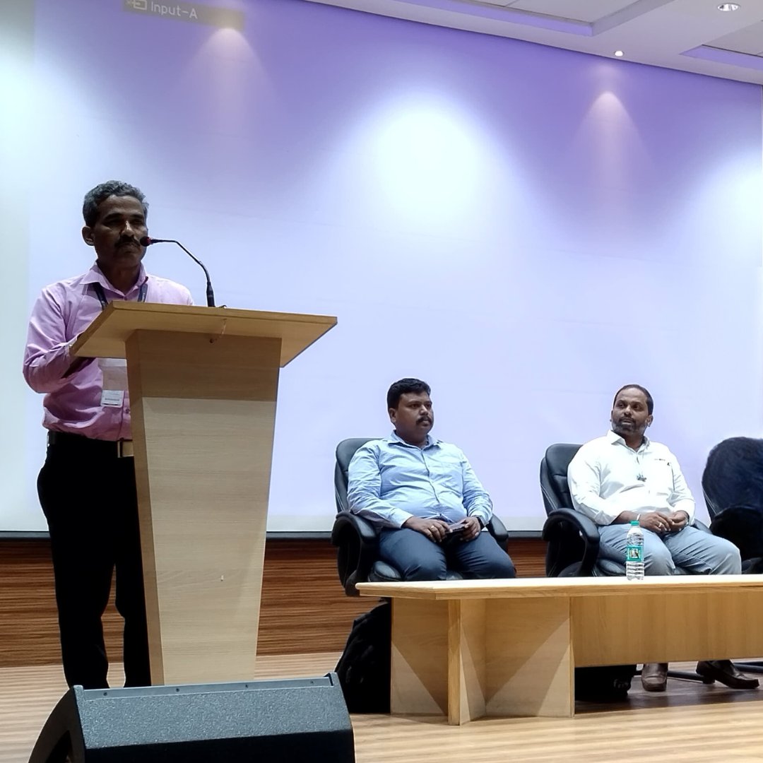 LIVEWIRE_India's tweet image. Livewire Salem hosted an amazing Embedded Systems Seminar with 300+ brilliant minds from KSR College of Technology Tiruchengode! Exciting times ahead! #EmbeddedSystems #TechSeminar #EmpoweringMinds