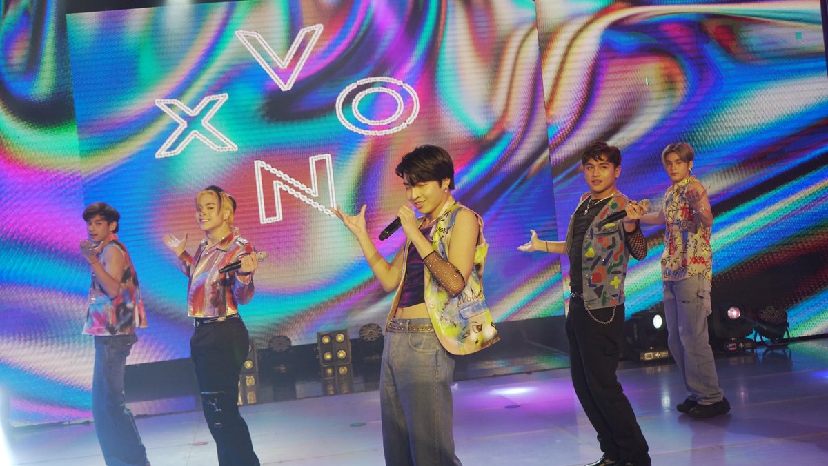itsShowtimeNa's tweet photo. 🌟 Andito na ang Monsters of PPOP—VXON!!

#OurShowtimeFam 
Subscribe na sa https://t.co/6a3FbJJ7pp
Follow us on Tiktok https://t.co/kJcqr7VPM7 https://t.co/9mKqI62ZH3