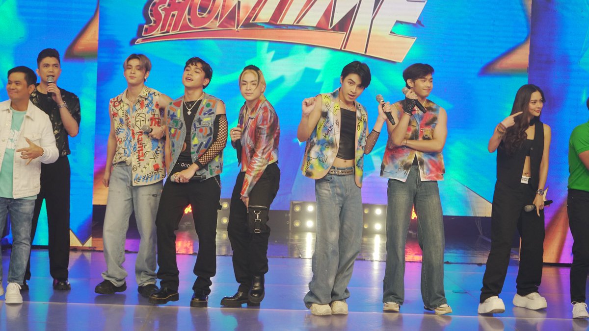 itsShowtimeNa's tweet photo. 🌟 Andito na ang Monsters of PPOP—VXON!!

#OurShowtimeFam 
Subscribe na sa https://t.co/6a3FbJJ7pp
Follow us on Tiktok https://t.co/kJcqr7VPM7 https://t.co/9mKqI62ZH3