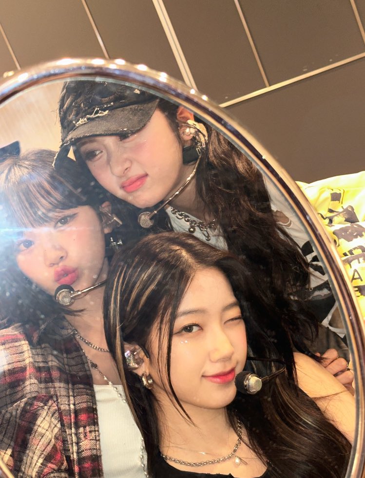 kızlarım… hepiniz umarım daha iyi olursunuz… 💗

GET WELL SOON CHAEWON
GET WELL SOON YUNJIN
GET WELL SOON KAZUHA