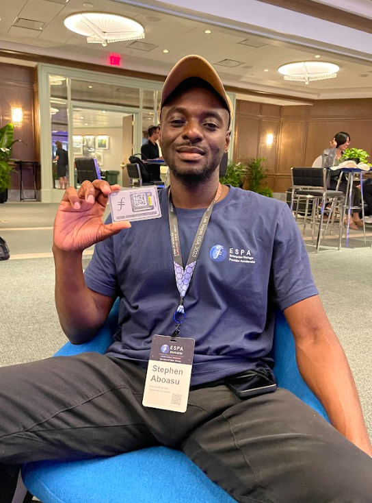 BalletCrypto's tweet photo. Awesome time mingling with the Filecoin community in Las Vegas during #FilVegas
Decentralized storage 🤝 decentralized cold storage.
Educating people on how they can safely cold storage their $FIL while their data is stored on decentralized servers was truly full circle. https://t.co/GzkRsoqs2k