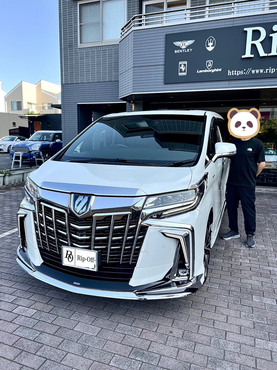 RIP_OFF6614's tweet photo. アルファード御納車でございます！
╭(°ㅂ°)╮╰(°ㅂ°)╯ﾊﾞﾝｻﾞｰｲ
S様、この度はありがとうございました( ˙꒳​˙  )
｢顔は隠して｣との事だったので可愛く隠しておきましたよ(⸝⸝ ´艸`⸝⸝)笑

 #RIP-OFF#浦和美園 #アルファード #トヨタ #中古車 #注文 https://t.co/HIEtM60I9N