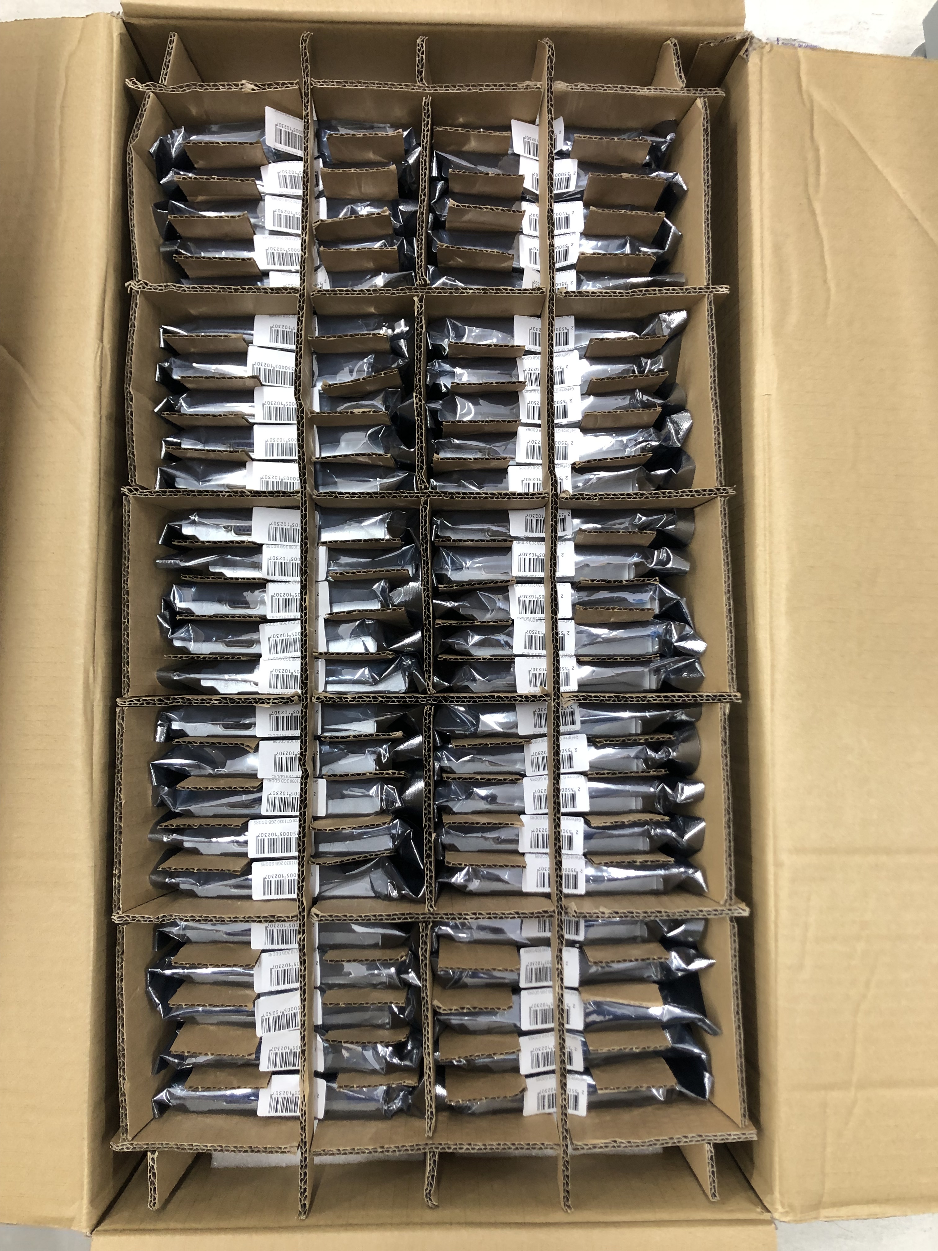 未使用品 - البحث / X