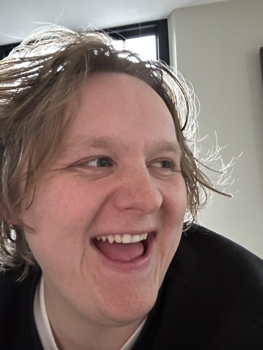 phlovescapaldi's tweet image. HAPPY BIRTHDAY LEWIS!!!