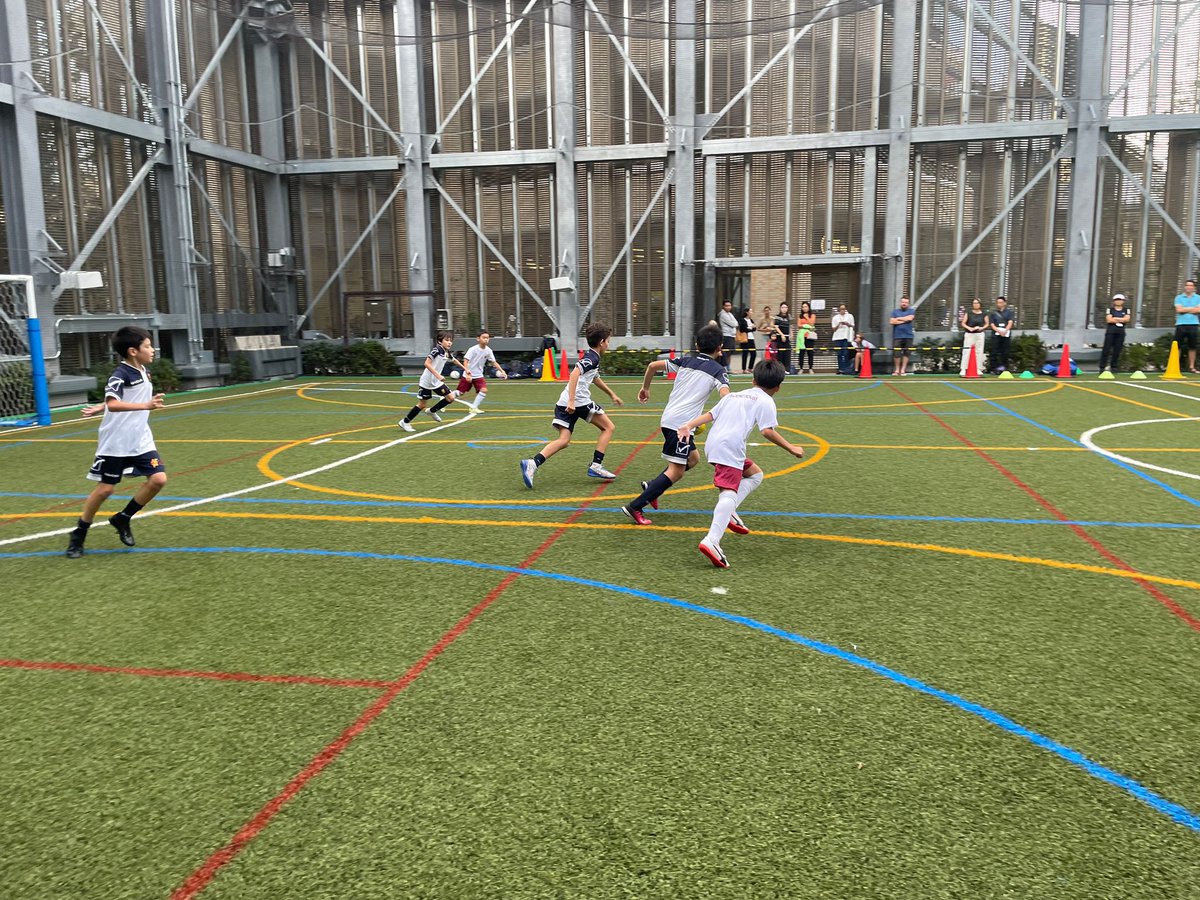 BST_Sport's tweet photo. Our first Lions match ⚽️ of the term against @phoenixhouse_jp at Azabudai. A lot of fun had with both sides showing a massive amount of determination and team work 💪🦁 https://t.co/ZIRdEFsROY