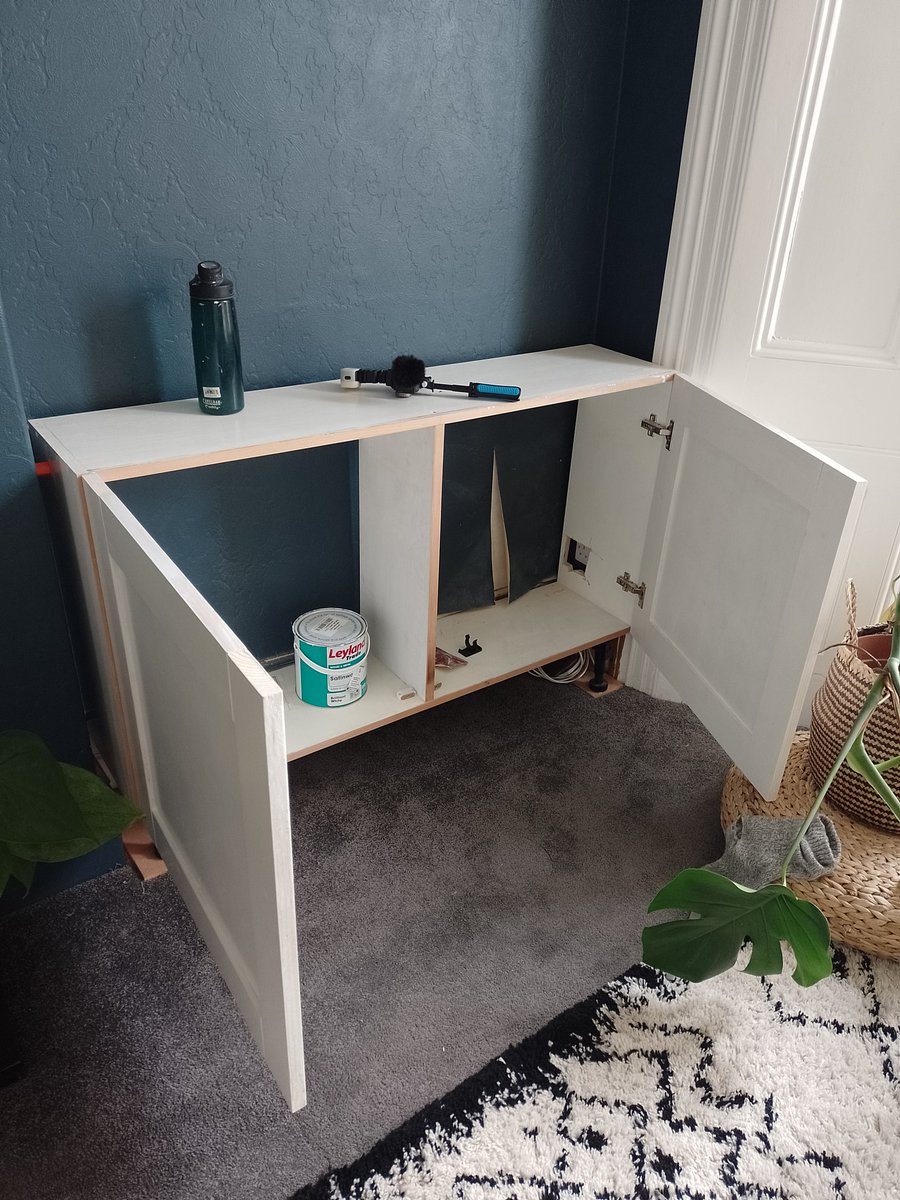 OllyPJ's tweet photo. Working on infills and plinths around these cabinets yesterday. Tops to cut and fitted today, then doors trimmed.
#carpentry #boxingin #alcoveunits https://t.co/i0RsoPlYLR