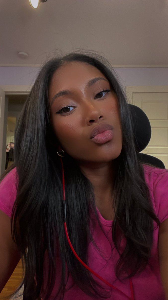 27 and my hair long 🎂