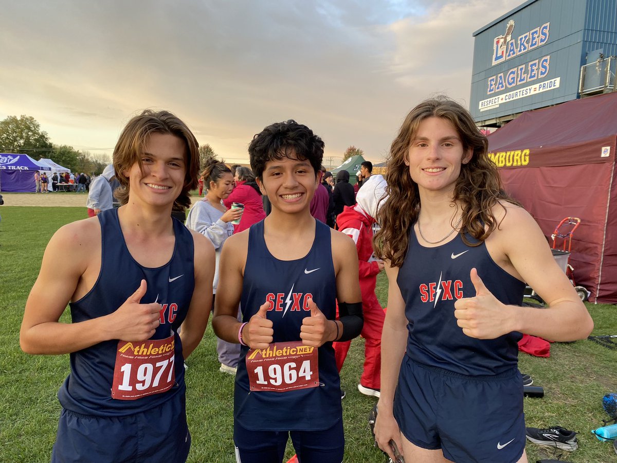 SEHSBoysXC's tweet photo. Happy HoCo week with three under 16 at tonight’s Lakes Sunset Invite! Great job Logan Iott, Gael Bibiano, and Noah Callahan. #ranfast #gostorm https://t.co/w8xq3te1E9