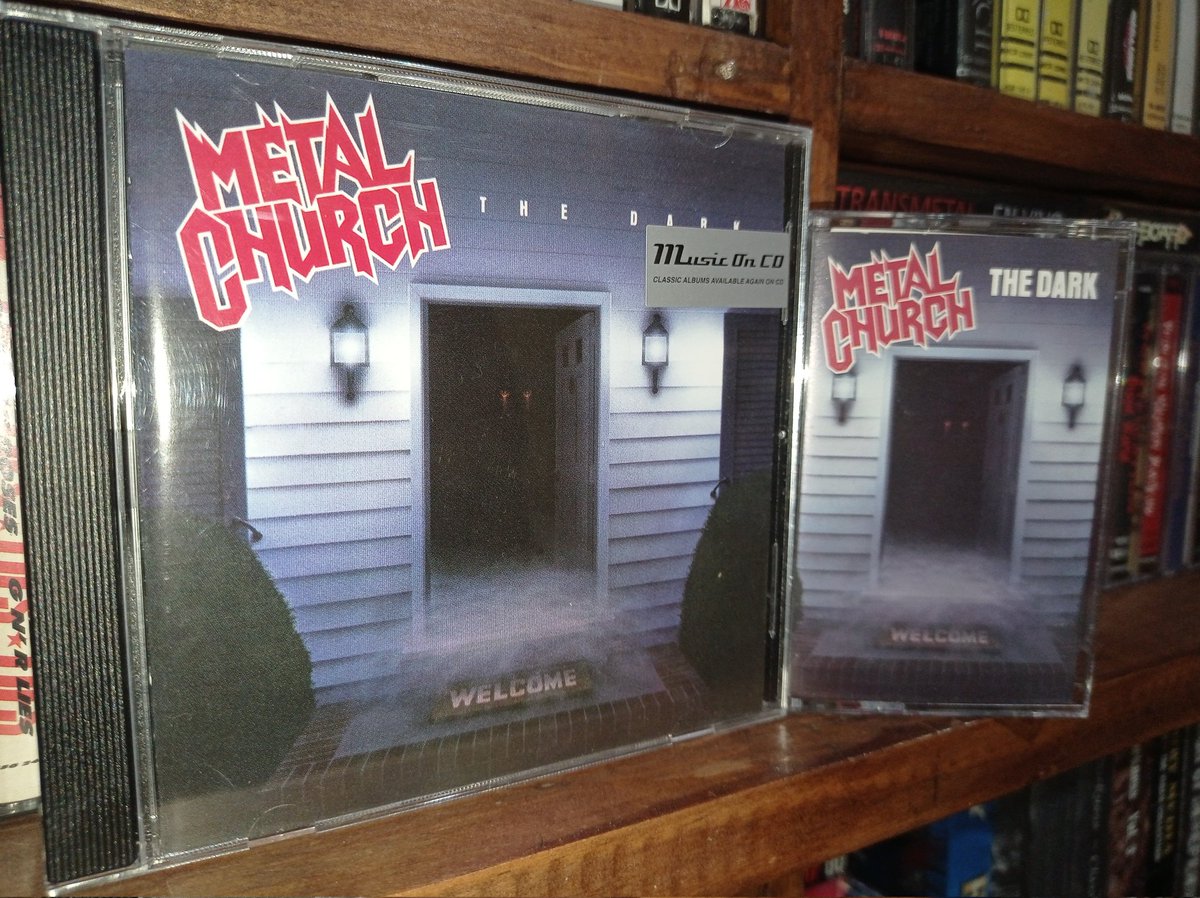 #FlashbackFriday La Obscuridad de aniversario 🤘😯🤘 @metalchurchis1 🇺🇸 en uno de sus más representativos trabajos de los #80s The Dark #MetalChurch #80sMetal #HeavyThrash #WatchTheChildrenPray #BurialAtSea #MethodOfYourMadness #TheDark #Psycho #OverMyDeadBody #CassetteMania 🍻🍺