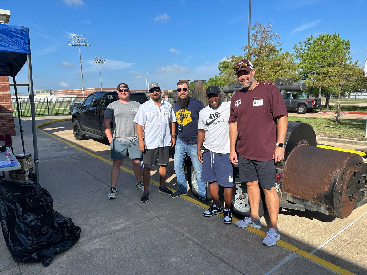 A BIG thank you for the amazing tailgate lunch PTO provided today!!!