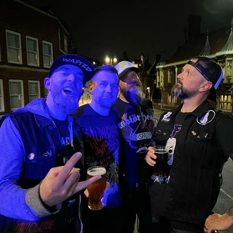 InTheAbyssmetal's tweet photo. Absolute banger of a night in Bristol tonight... @MUNICIPALWASTE slayed as ever! Oh, cheers @NigeSavage you fuckin legend!🤟🤟🤟🍻🍻💪 episode with Ryan Waste coming soon! #municipalwaste #thrashmetal #riffs #heavymetal #bristol #bristolmetalquarter #fuckU2 https://t.co/AtprOLIePz