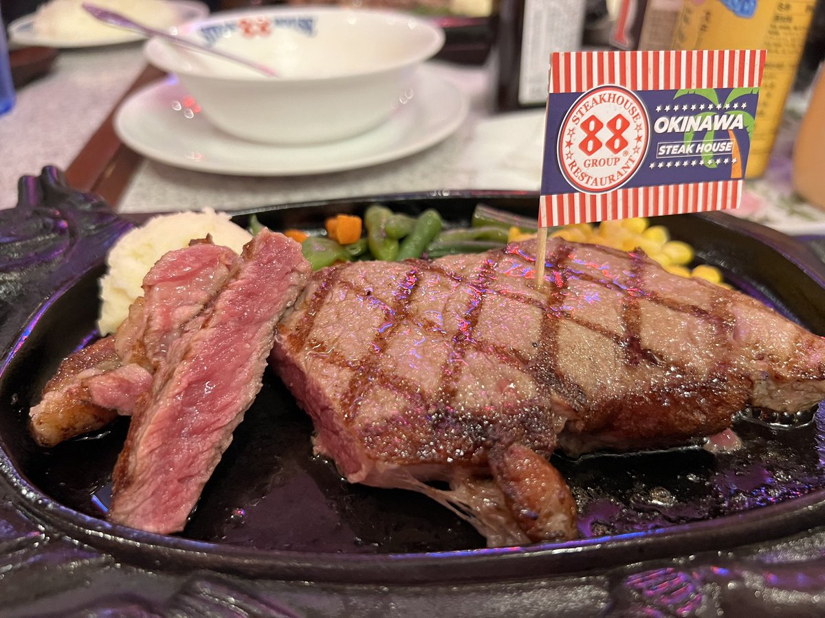 tada_sea's tweet photo. 昨晩はダイビング前に栄養をつけるため、これまた恒例「88辻本店」でステーキ！

さぁ、慶良間諸島に入島します！ https://t.co/lfZKWMggRk