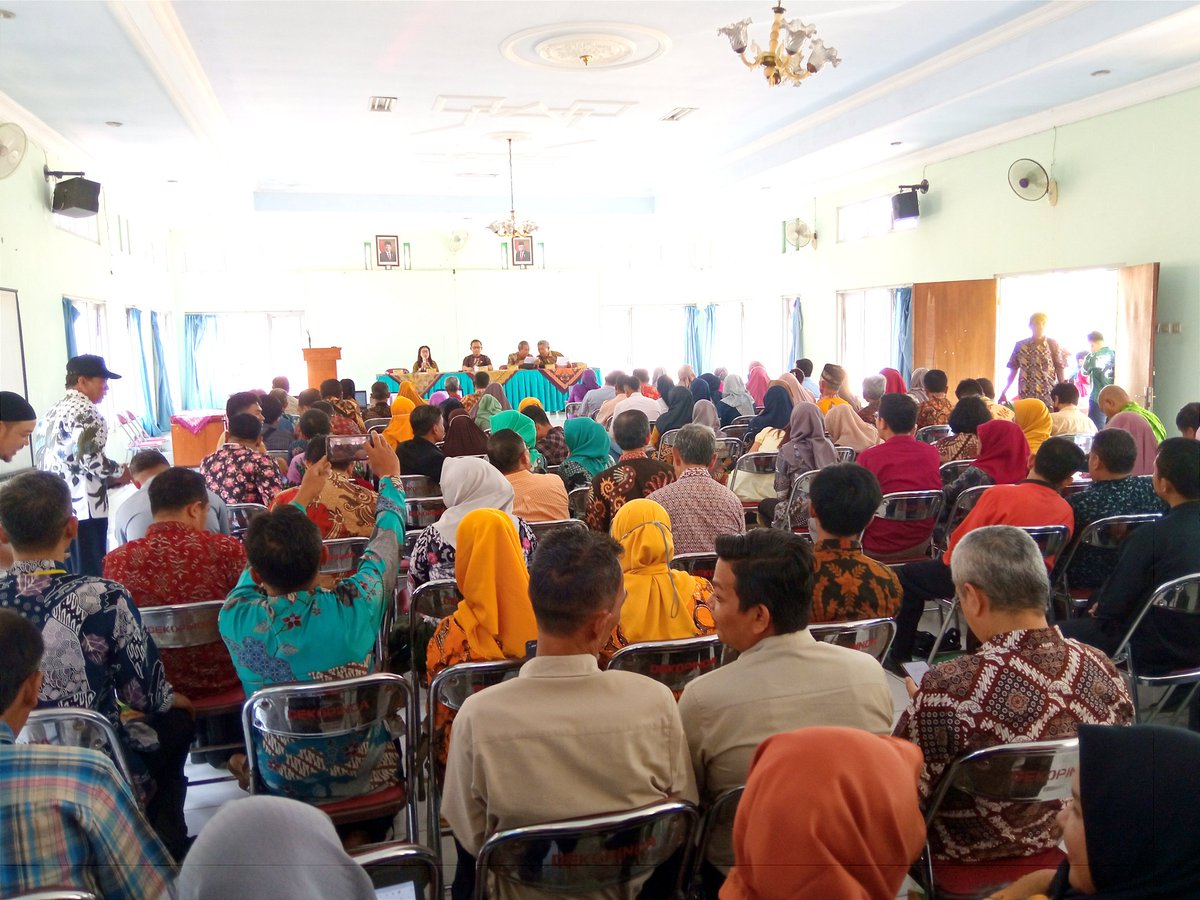 Kamis, 5 Oktober 2023 TPK Kabupaten Kendal melakukan pendampingan self declaer (pernyataan mandiri) mulai dari membantu membuat email koperasi, menyiapkan dokumen dalam bentuk pdf ataupun foto serta kelengkapan administrasi yang diperlukan dalam proses input self declaer.