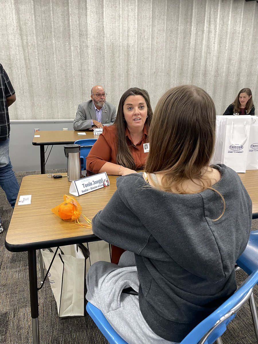 Amy Foster-Munoz tweet media