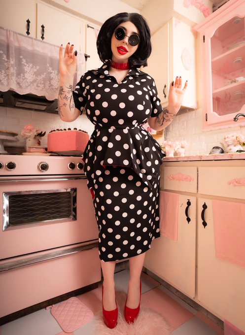 31 Days of Halloween: Day 6- Other Mother from Coraline 🪡🖤 https://t.co/0WQxW0dl9A<a href="/tag/sicknewworld"class="tags"><span>#sicknewworld</span></a>